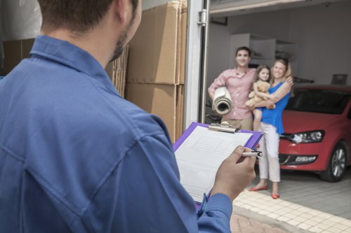 Organised unpacking support for a family or business relocation